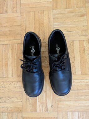 Woman's black leather dress shoes slip resistant